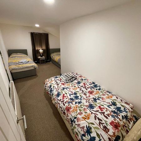 2 Bedroom Cottage Gloucester City Center Esterno foto