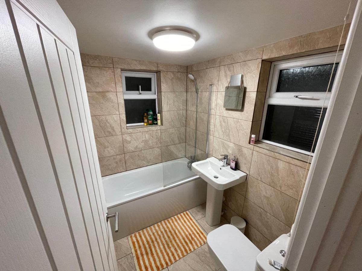 2 Bedroom Cottage Gloucester City Center Esterno foto