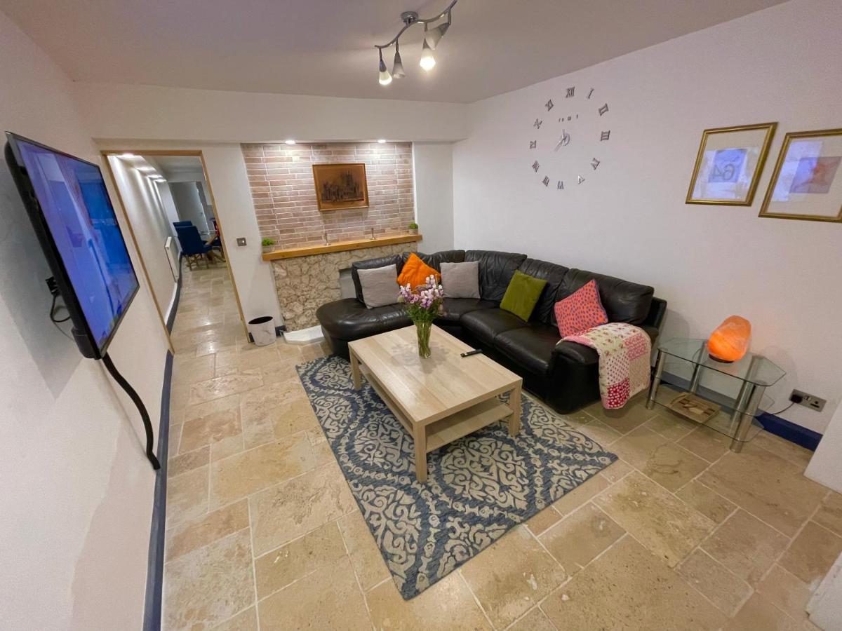 2 Bedroom Cottage Gloucester City Center Esterno foto