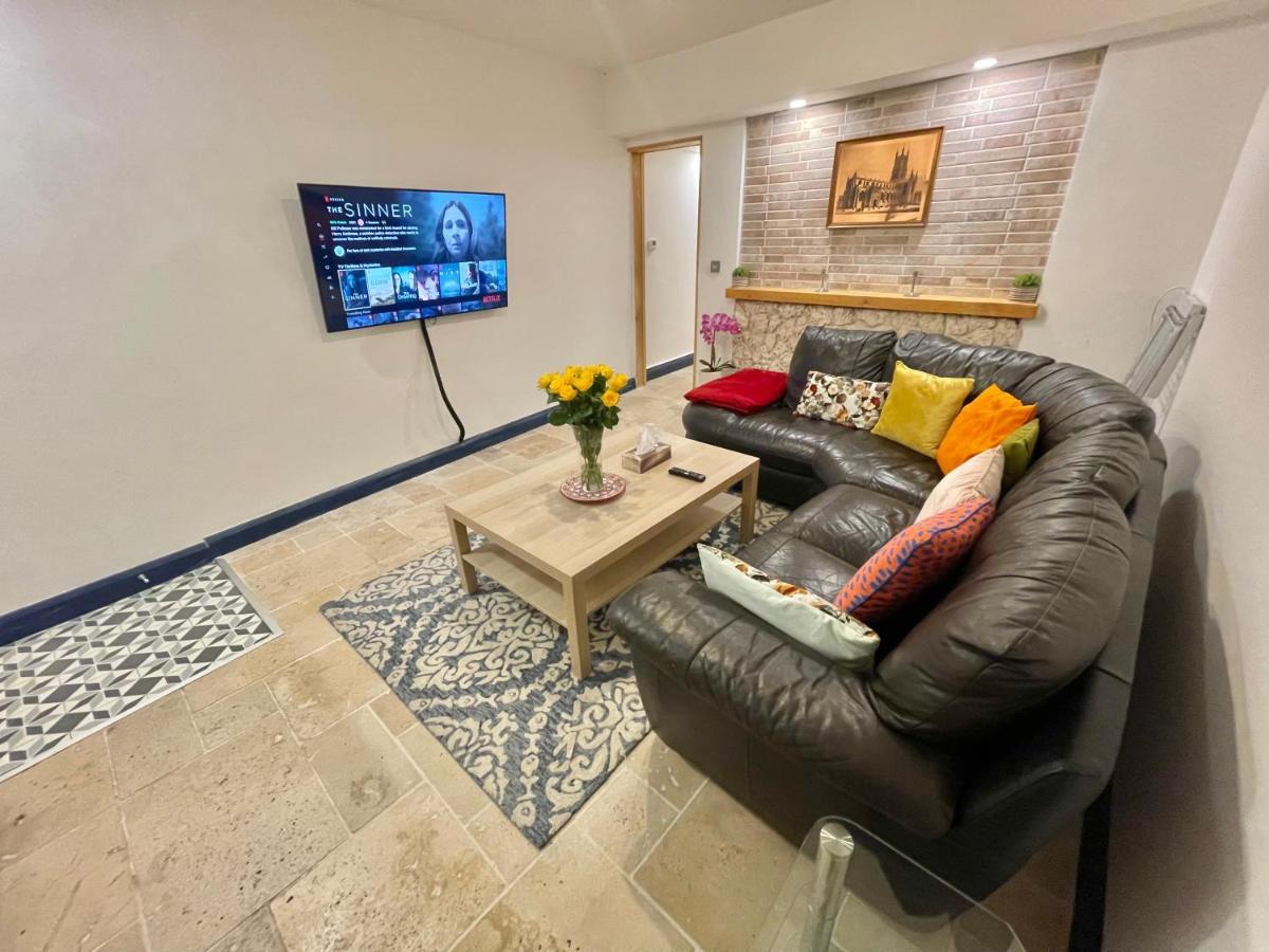 2 Bedroom Cottage Gloucester City Center Esterno foto