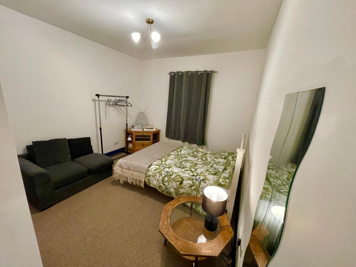 2 Bedroom Cottage Gloucester City Center Esterno foto